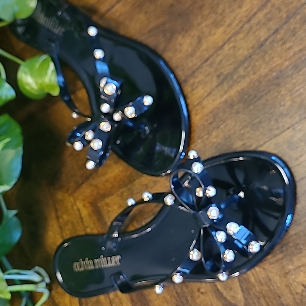 Olivia Miller jellie sandals
